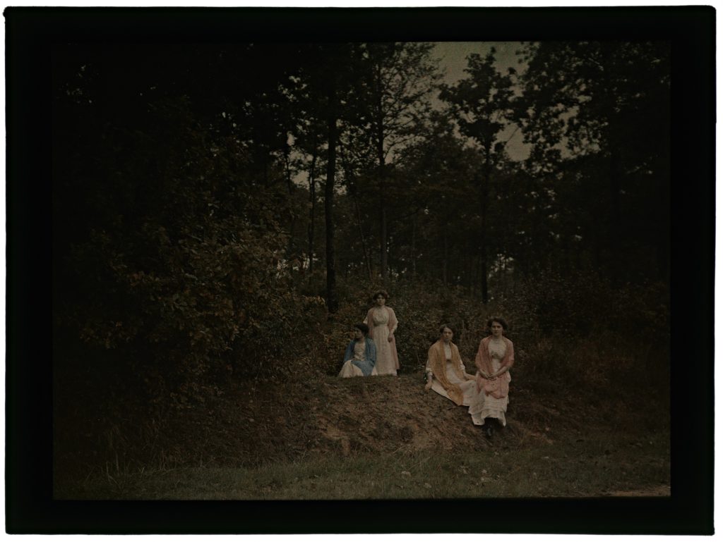 femmes dans la forêt Énsad nancy autochromes