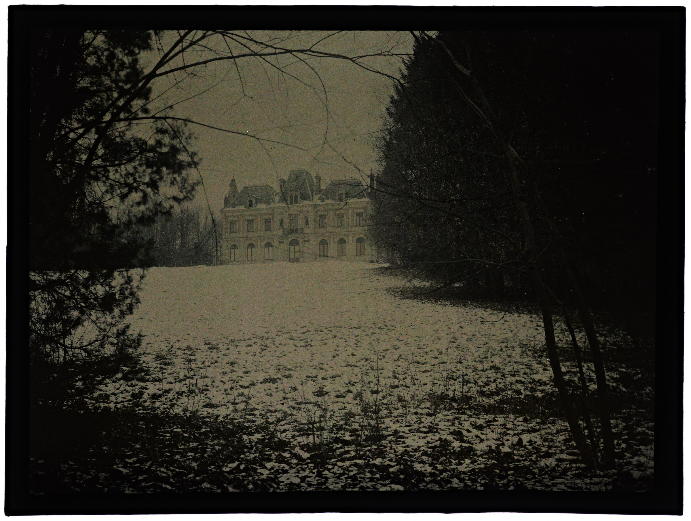 Le château de l'Asnée sous la neige