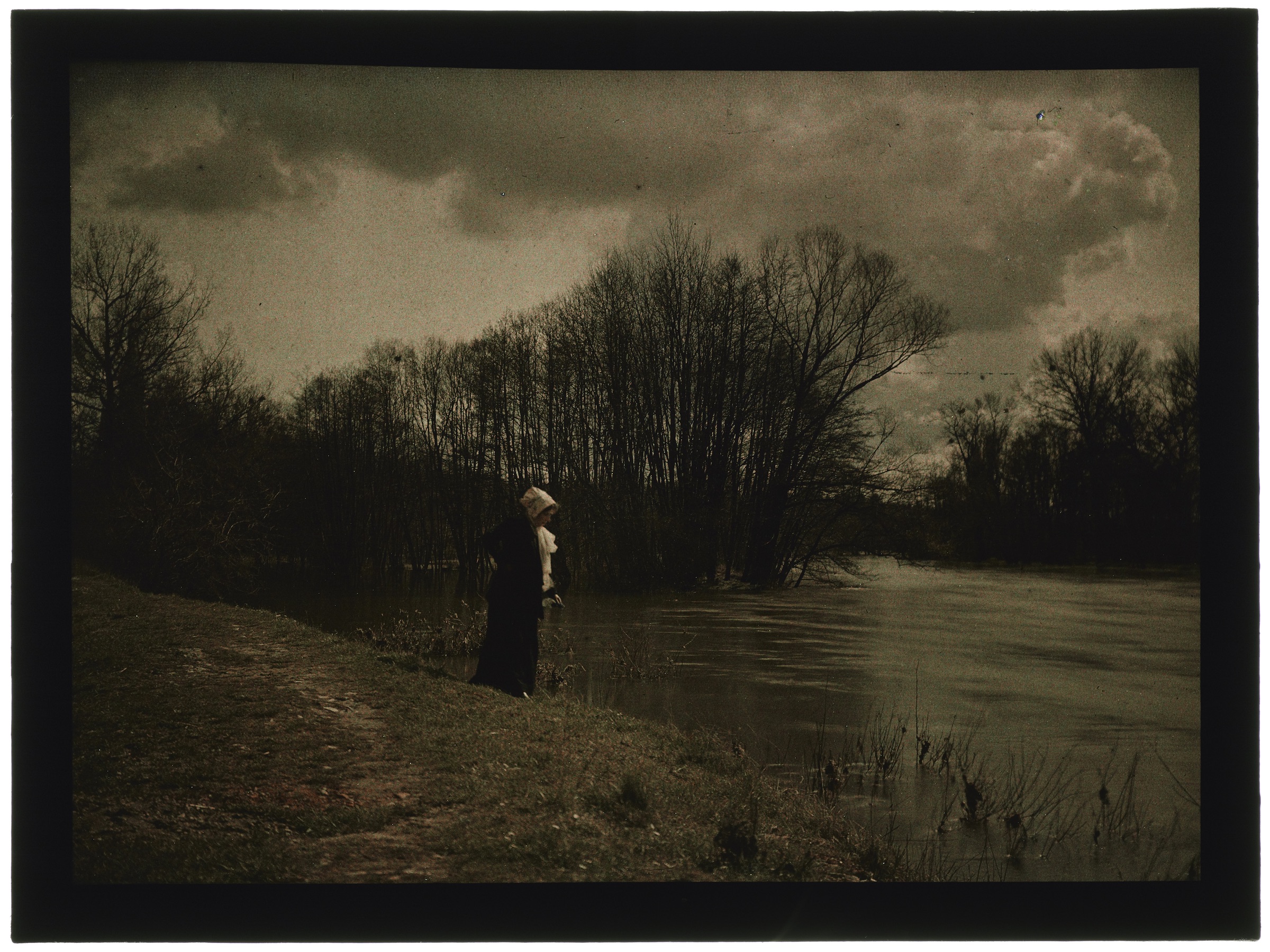 Femme(s) au bord de la rivière